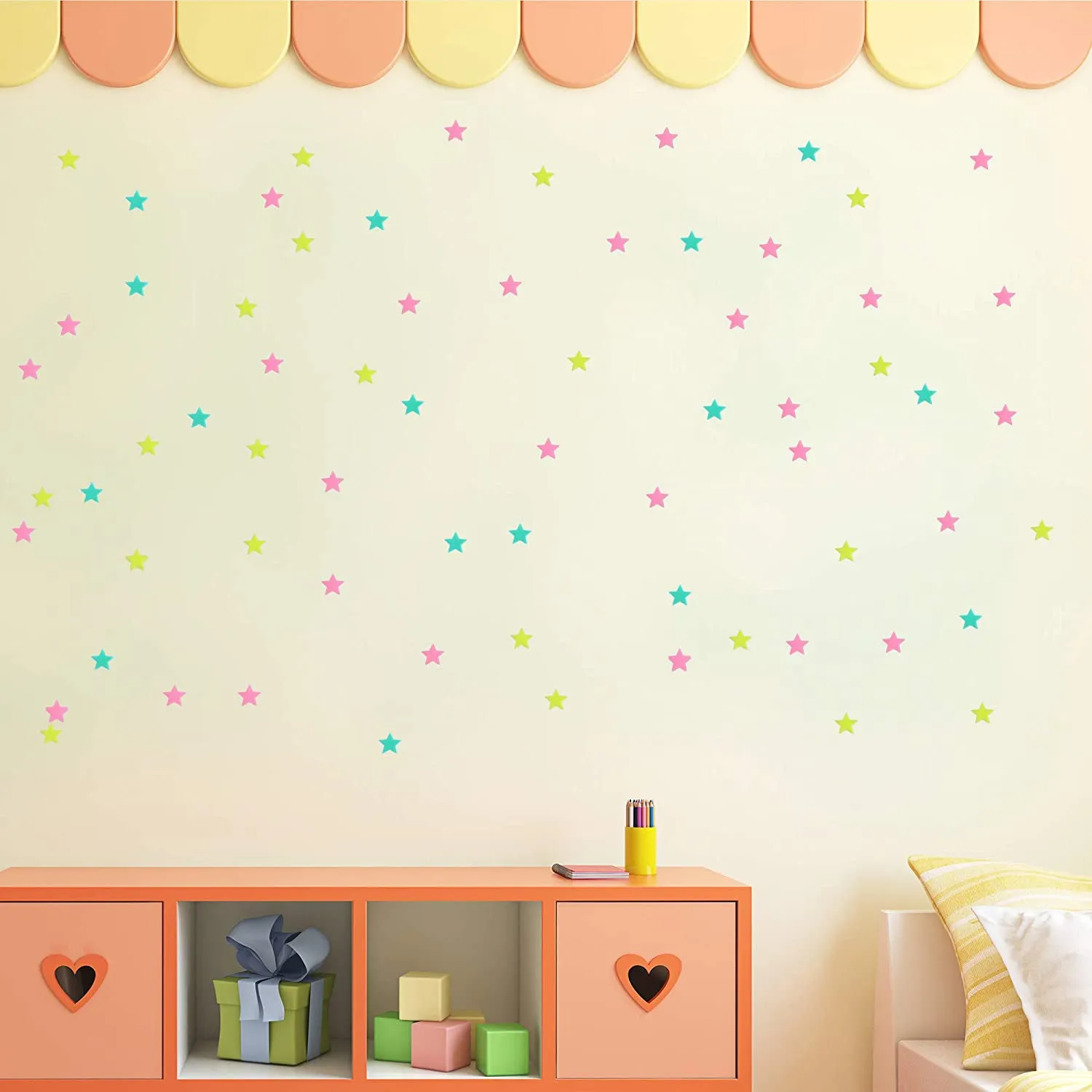 100-Pieces: Colorful Luminous Stars Plastic Wall Sticker