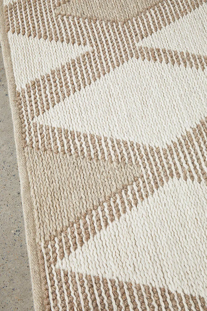 Avalon Shelly Natural Rug 280 x 190 CM