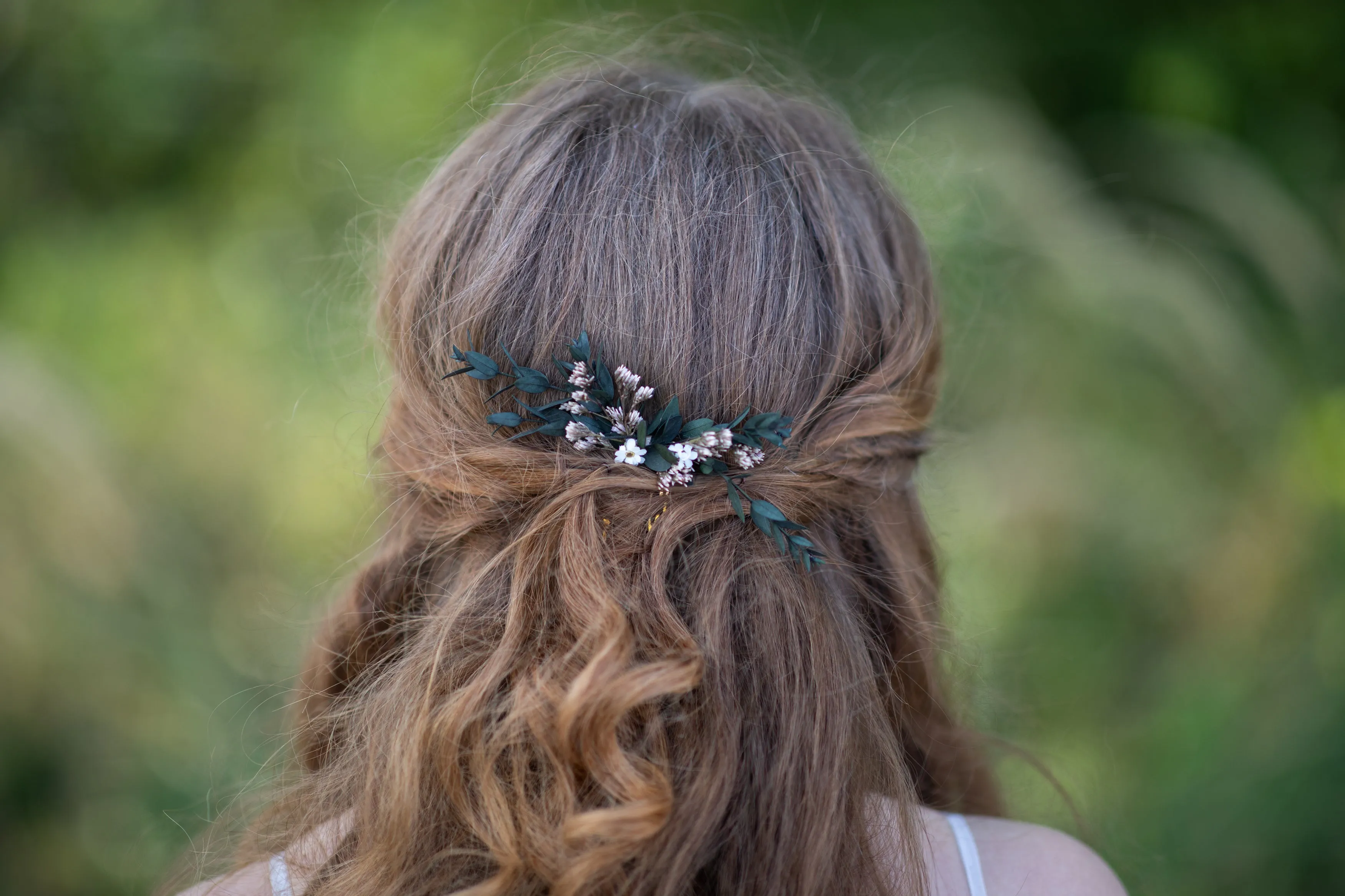 Greenery mini flower hair comb Wedding hair comb Eucalyptus Bridal accessories Greenery flower hair comb Magaela Natural