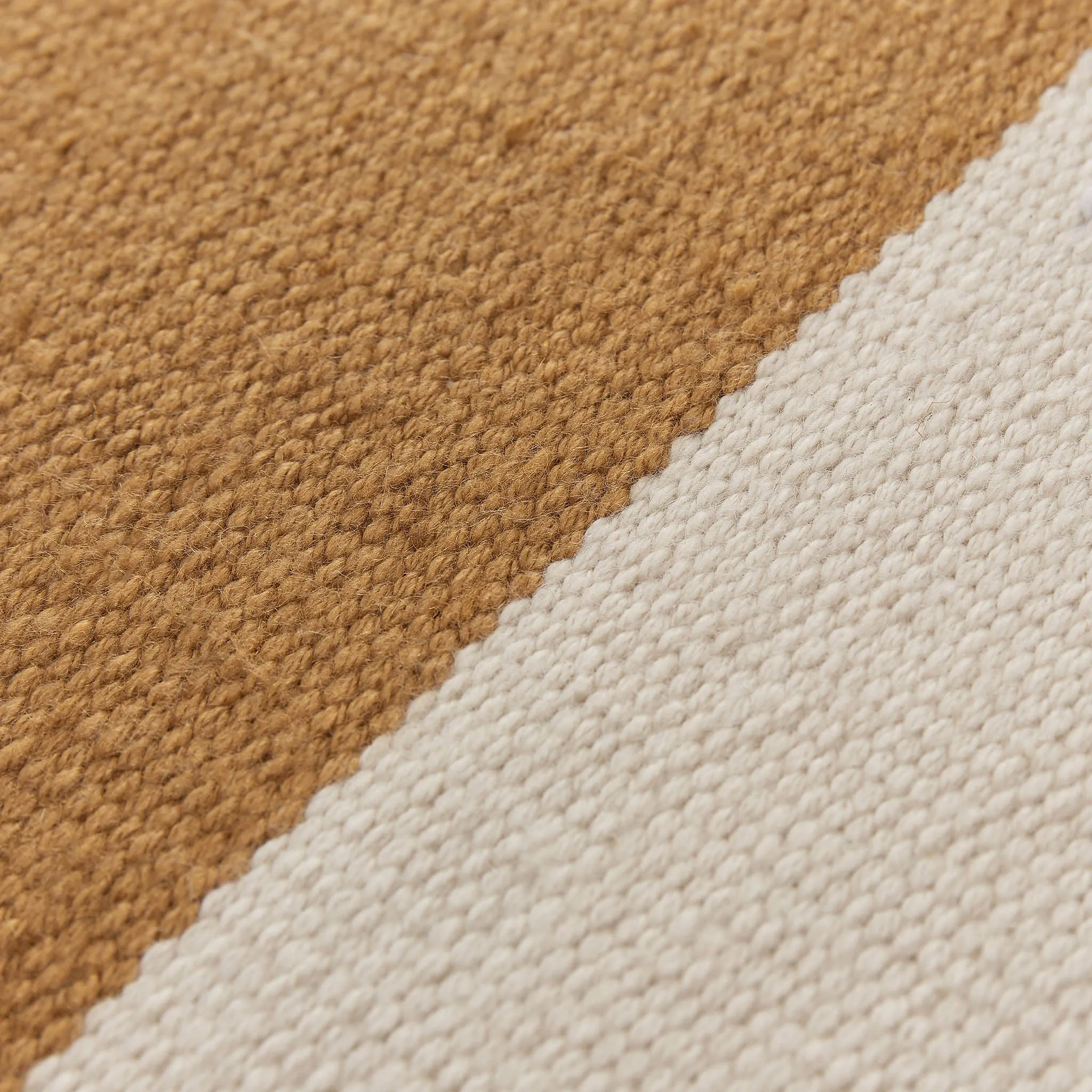 Tumla Runner [Ochre & Natural white & Natural]